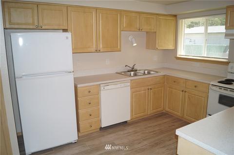 619 E St, Cosmopolis, WA 98537 photo 2