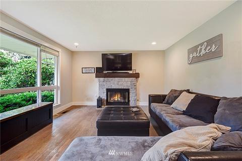 114 Barbara Ln, Everett, WA 98203 photo 2