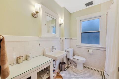 1909 N 47th St, Seattle, WA 98103 photo 7