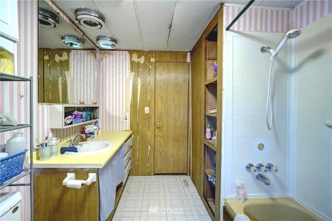 718 Tipsoo Loop S, Rainier, WA 98576 photo 9
