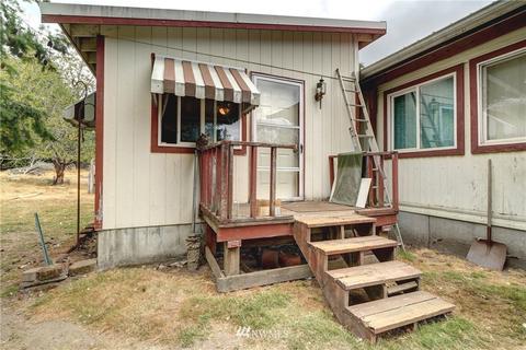 718 Tipsoo Loop S, Rainier, WA 98576 photo 5