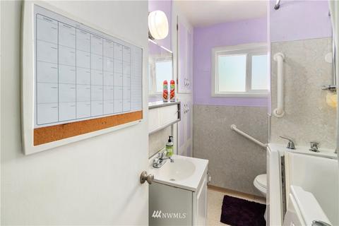 545 Pilchuck Path, Everett, WA 98201 photo 13
