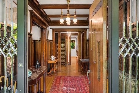 1018 Summit Ave E, Seattle, WA 98102 photo 5