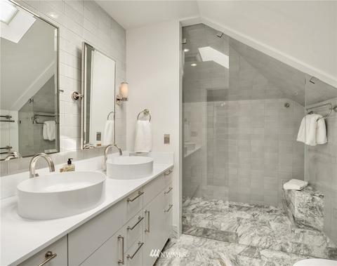 1018 Summit Ave E, Seattle, WA 98102 photo 13