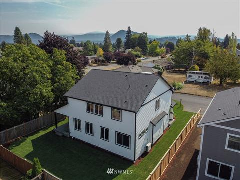 1506 Florence St, Enumclaw, WA 98022 photo 3
