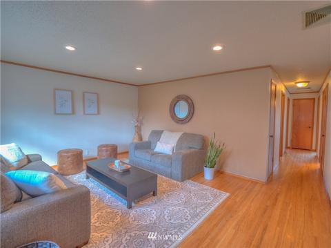 1037 Garfield St, Enumclaw, WA 98022 photo 3