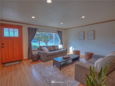 1037 Garfield St, Enumclaw, WA 98022 photo 2