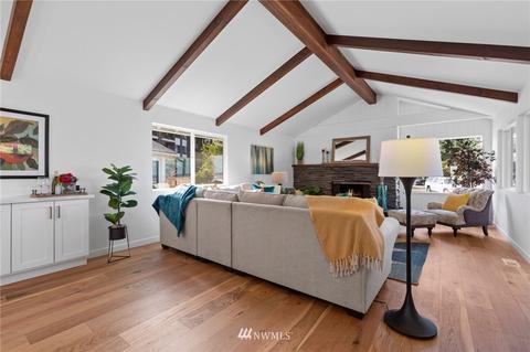18006 3rd Ave SW, Normandy Park, WA 98166 photo 2