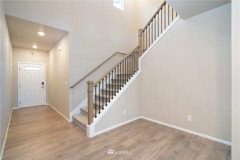 2760 Christianson Ave, Enumclaw, WA 98022 photo 2