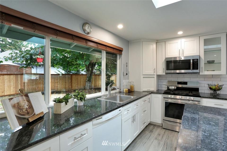  16908 143rd Ave SE, Renton, WA 98058 photo 11