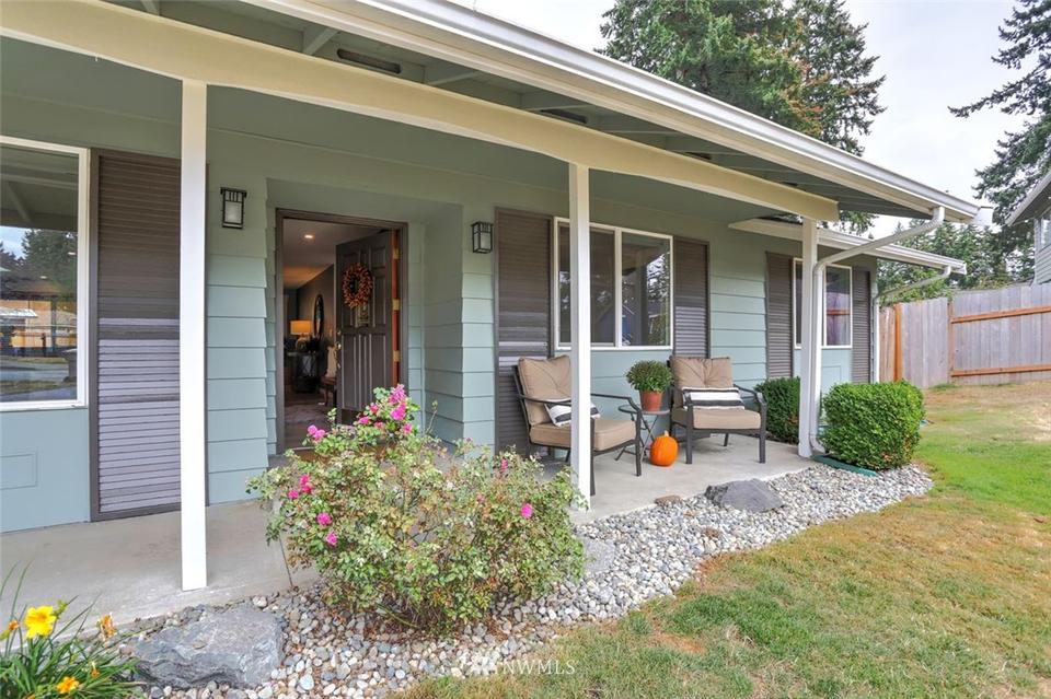  16908 143rd Ave SE, Renton, WA 98058 photo 3