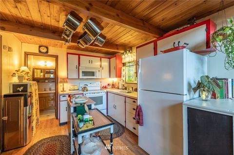 690 E Benson Lake Dr, Grapeview, WA 98546 photo 5