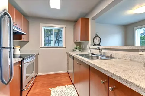12404 E Gibson Rd #J101, Everett, WA 98204 photo 3