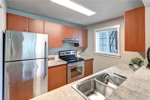12404 E Gibson Rd #J101, Everett, WA 98204 photo 9