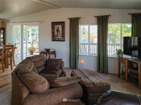 407 W Pine St, Sequim, WA 98382 photo 4