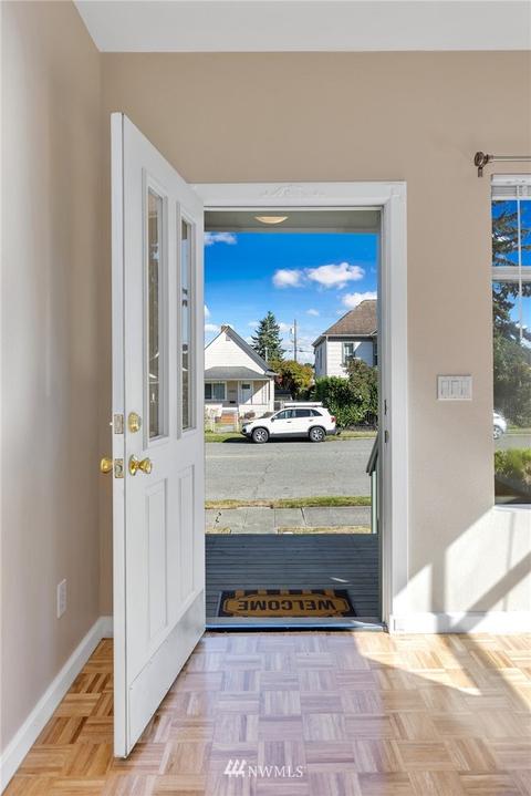2220 Rockefeller Ave, Everett, WA 98201 photo 5