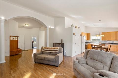 1204 198th St E, Spanaway, WA 98387 photo 4