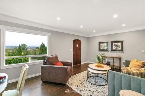 106 Bridgeway, Everett, WA 98201 photo 4