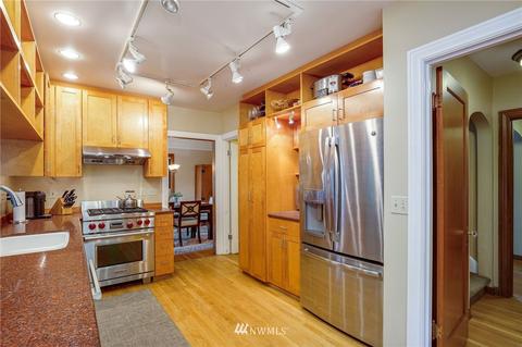 2607 Royal Ct E, Seattle, WA 98112 photo 11