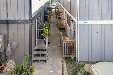 1314 Chestnut St, Everett, WA 98201 photo 4