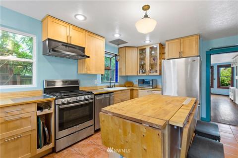 907 N 68th St, Seattle, WA 98103 photo 12