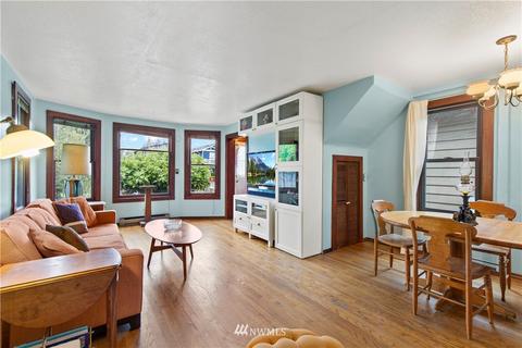 907 N 68th St, Seattle, WA 98103 photo 3