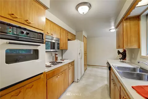 9221 NE 183rd St, Bothell, WA 98011 photo 8