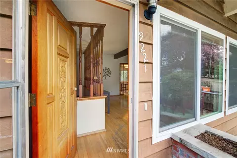 9221 NE 183rd St, Bothell, WA 98011 photo 2