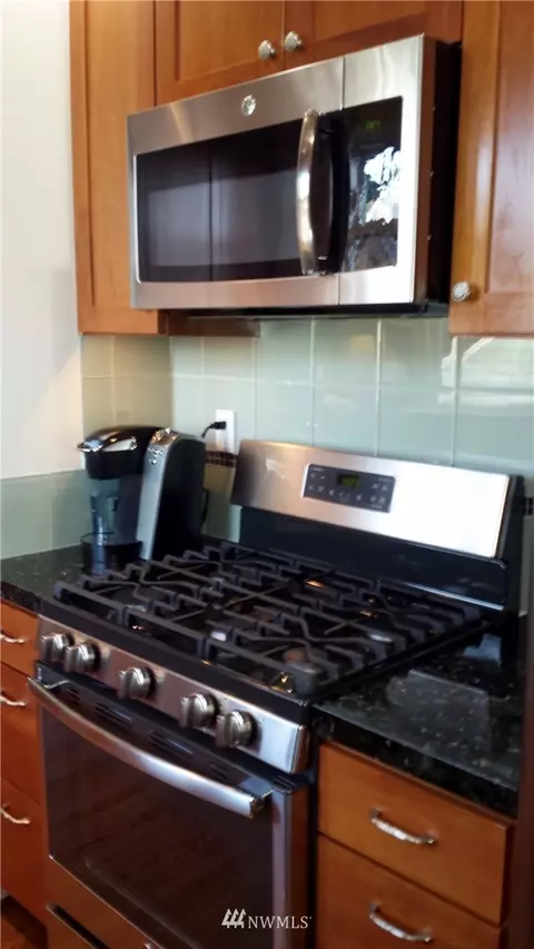 1803 Broadway E, Seattle, WA 98102 photo 10