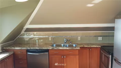 1803 Broadway E, Seattle, WA 98102 photo 16