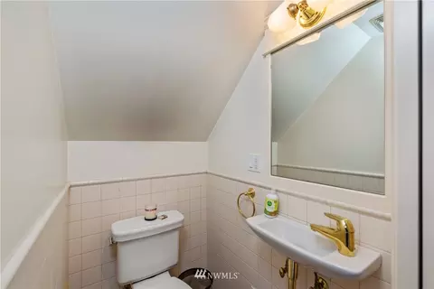 1803 Broadway E, Seattle, WA 98102 photo 11