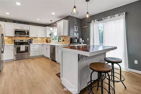 1402 Williams Ave NW, Orting, WA 98360 photo 3