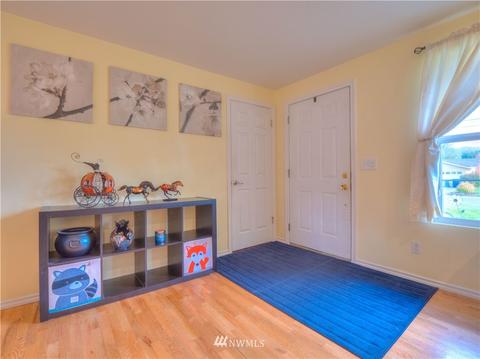 1830 Clovercrest St, Enumclaw, WA 98022 photo 3