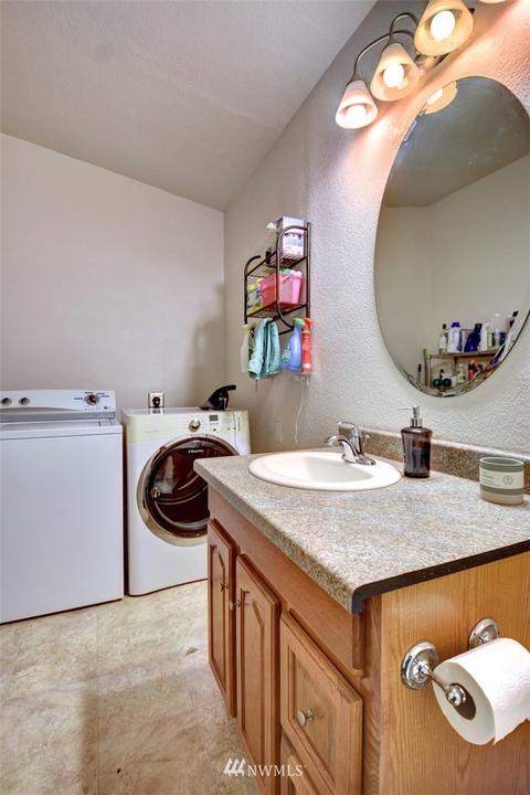 702 Tipsoo Loop S, Rainier, WA 98576 photo 22