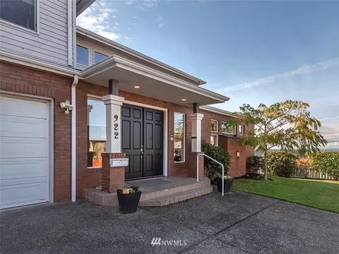 922 Pine St, Edmonds, WA 98020 photo 3