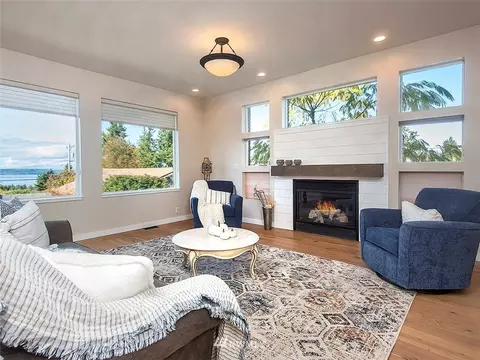 922 Pine St, Edmonds, WA 98020 photo 4