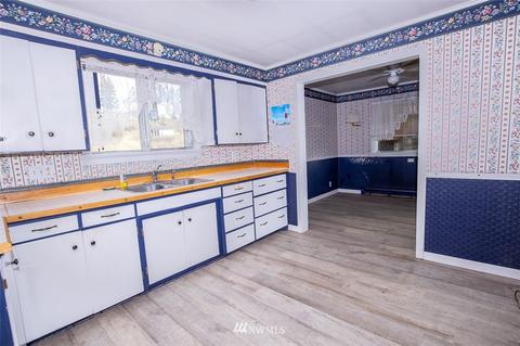 7 Cherry Ave E, Omak, WA 98841 photo 3