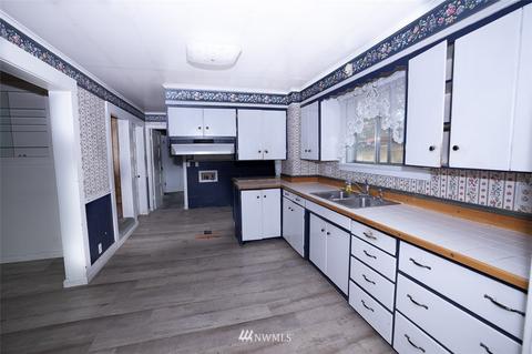 7 Cherry Ave E, Omak, WA 98841 photo 4