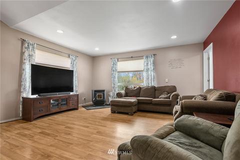 401 Maple St, Hamilton, WA 98255 photo 6