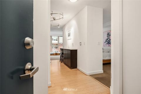 1420 E Pine St #E504, Seattle, WA 98122 photo 1