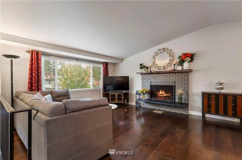 17329 Woodland Dr, Bothell, WA 98012 photo 3