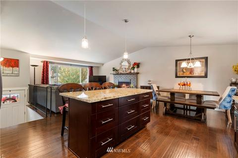 17329 Woodland Dr, Bothell, WA 98012 photo 9