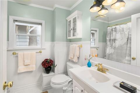 4673 Eastern Ave N, Seattle, WA 98103 photo 23