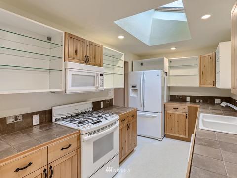 102 233rd Pl SW, Bothell, WA 98021 photo 9