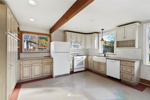206 Leber St NE, Orting, WA 98360 photo 8