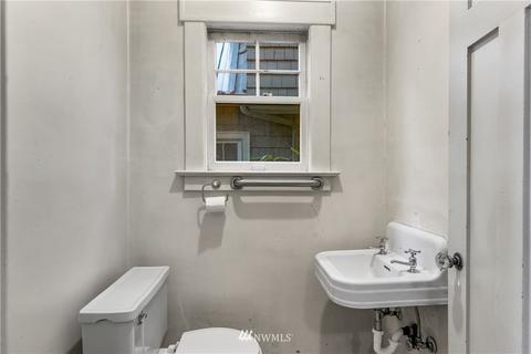 130 34th Ave E, Seattle, WA 98112 photo 25