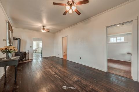 1303 E Marine View Dr, Everett, WA 98201 photo 3