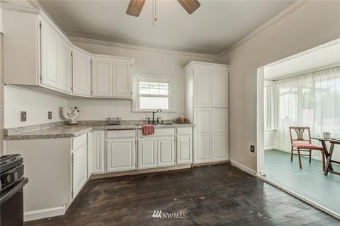 1303 E Marine View Dr, Everett, WA 98201 photo 9