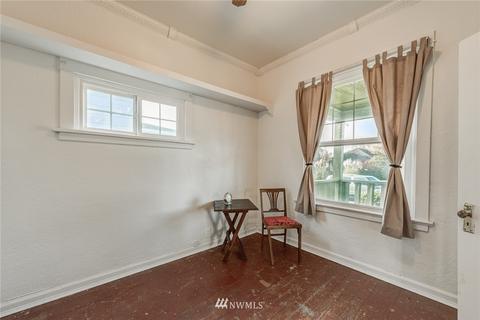 1303 E Marine View Dr, Everett, WA 98201 photo 6