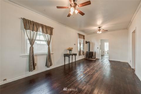1303 E Marine View Dr, Everett, WA 98201 photo 2